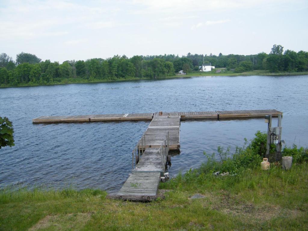 Campbellford River Inn Exterior photo